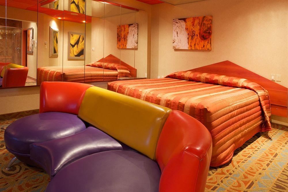 Le Chabrol Hotel & Suites Montréal Eksteriør billede