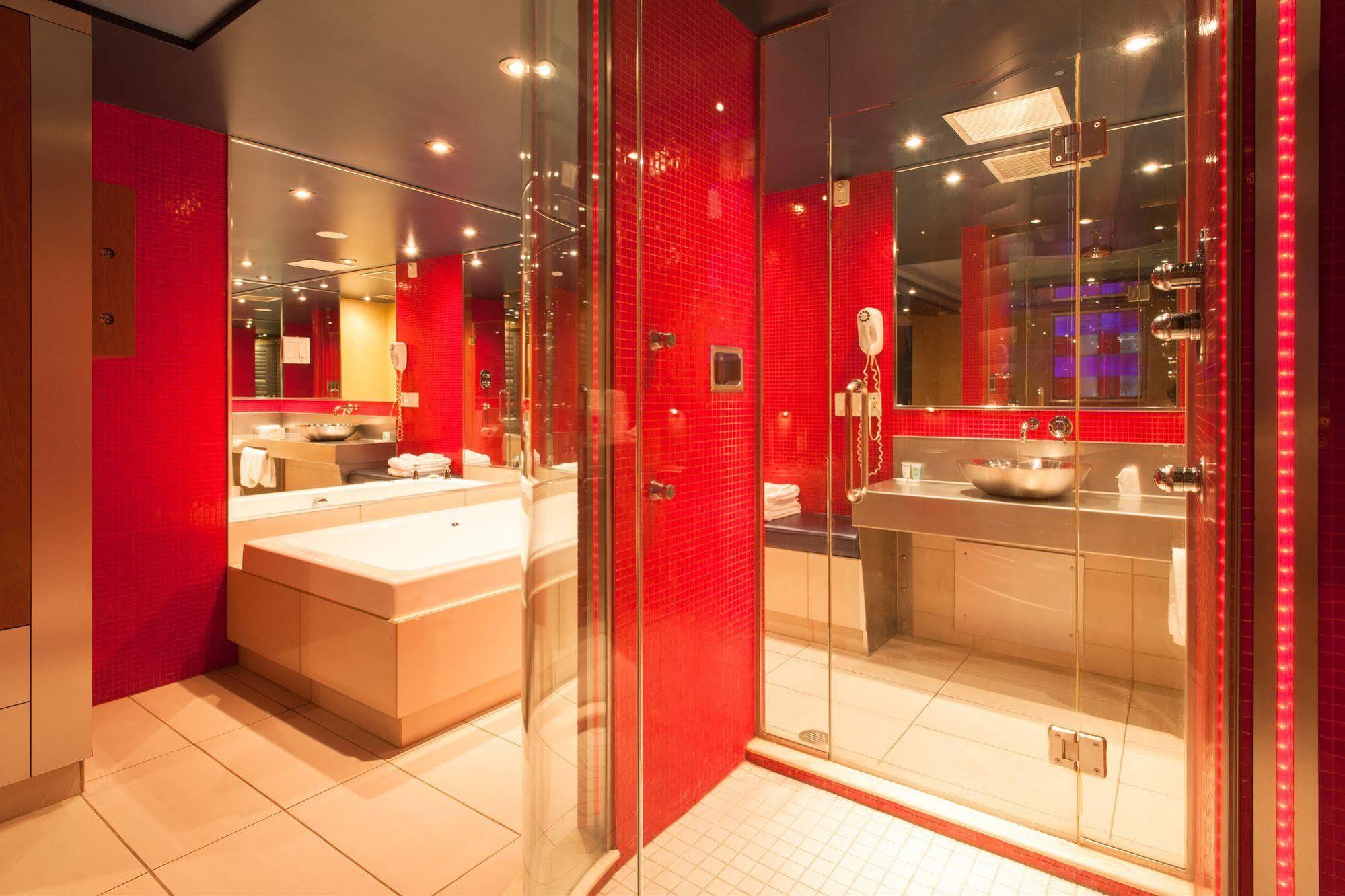 Le Chabrol Hotel & Suites Montréal Eksteriør billede